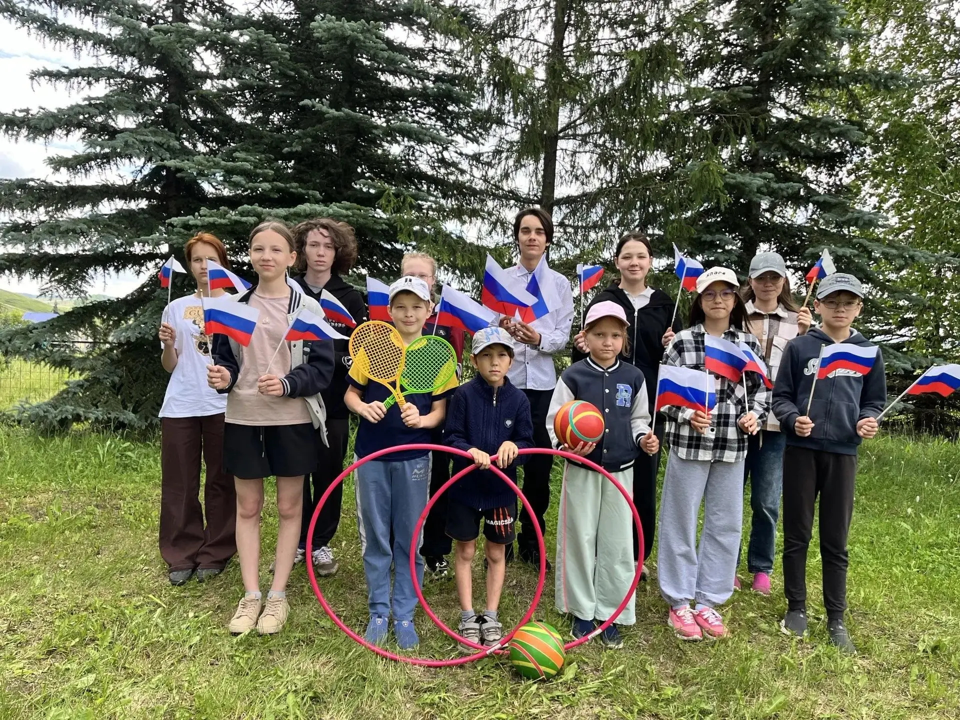 В преддверии главного праздника страны  на детской игровой площадке при школе прошел  спортивный пра