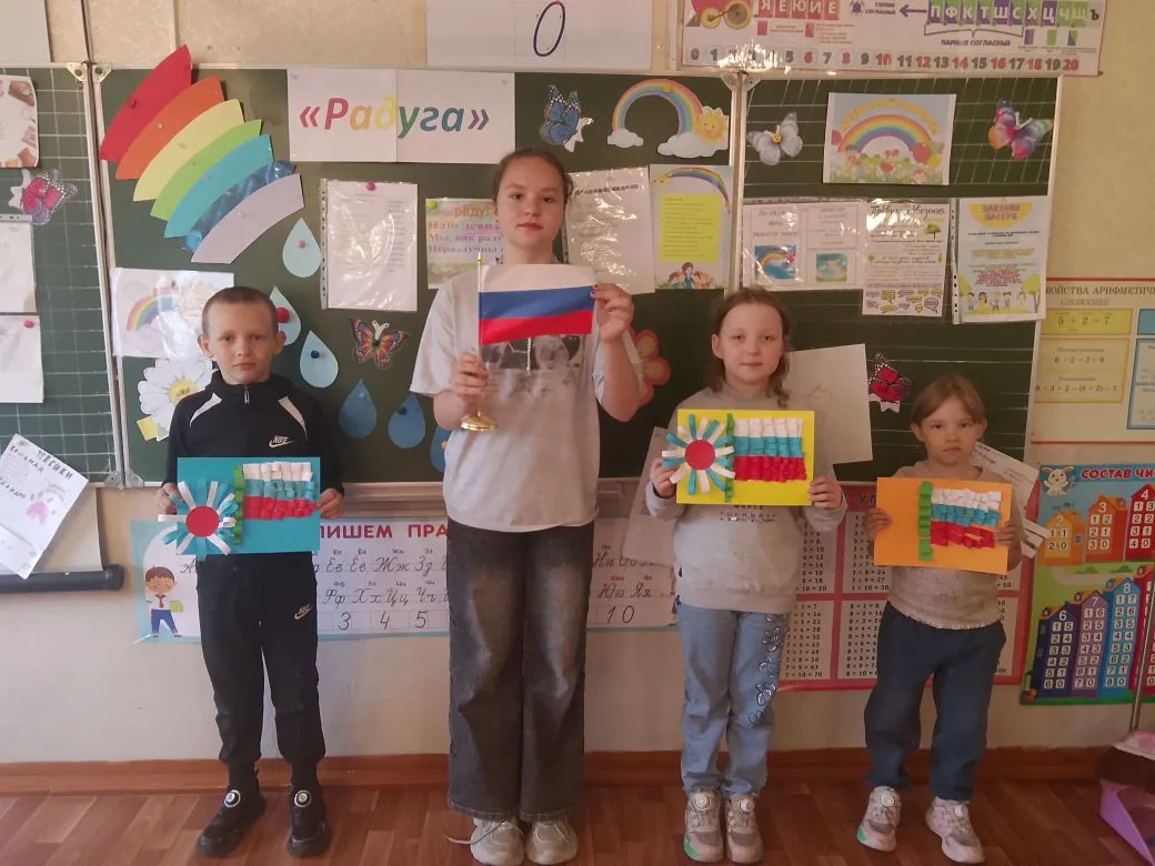 12 июня — День России!🇷🇺
Этот праздник мы отметили в лагере «Берёзка» творчески.🎨
Несмотря на дож