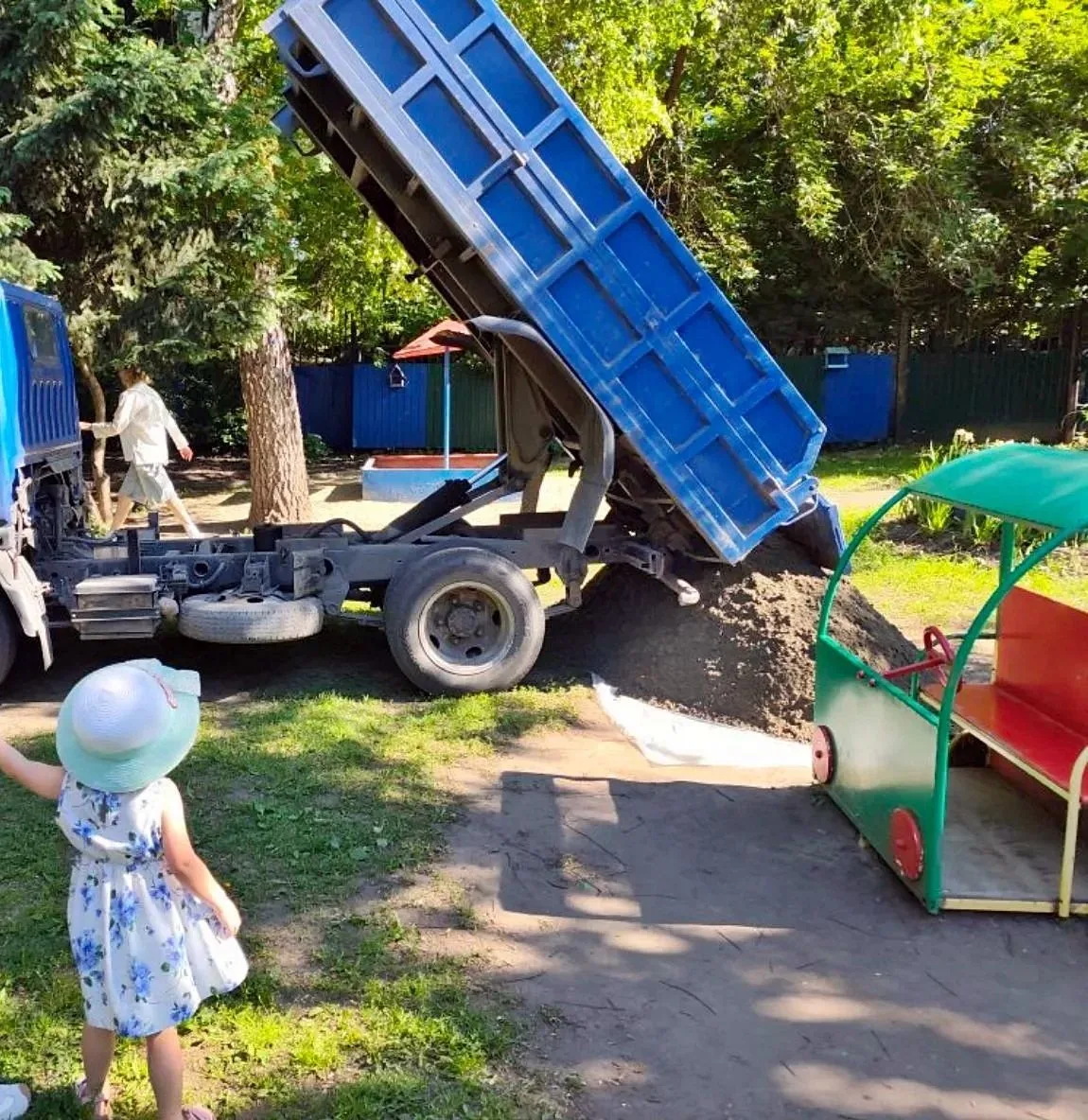 🌱 Огромное спасибо семье Хакимовой Лидии за то, что они так дружно и оперативно перекопали огород! 