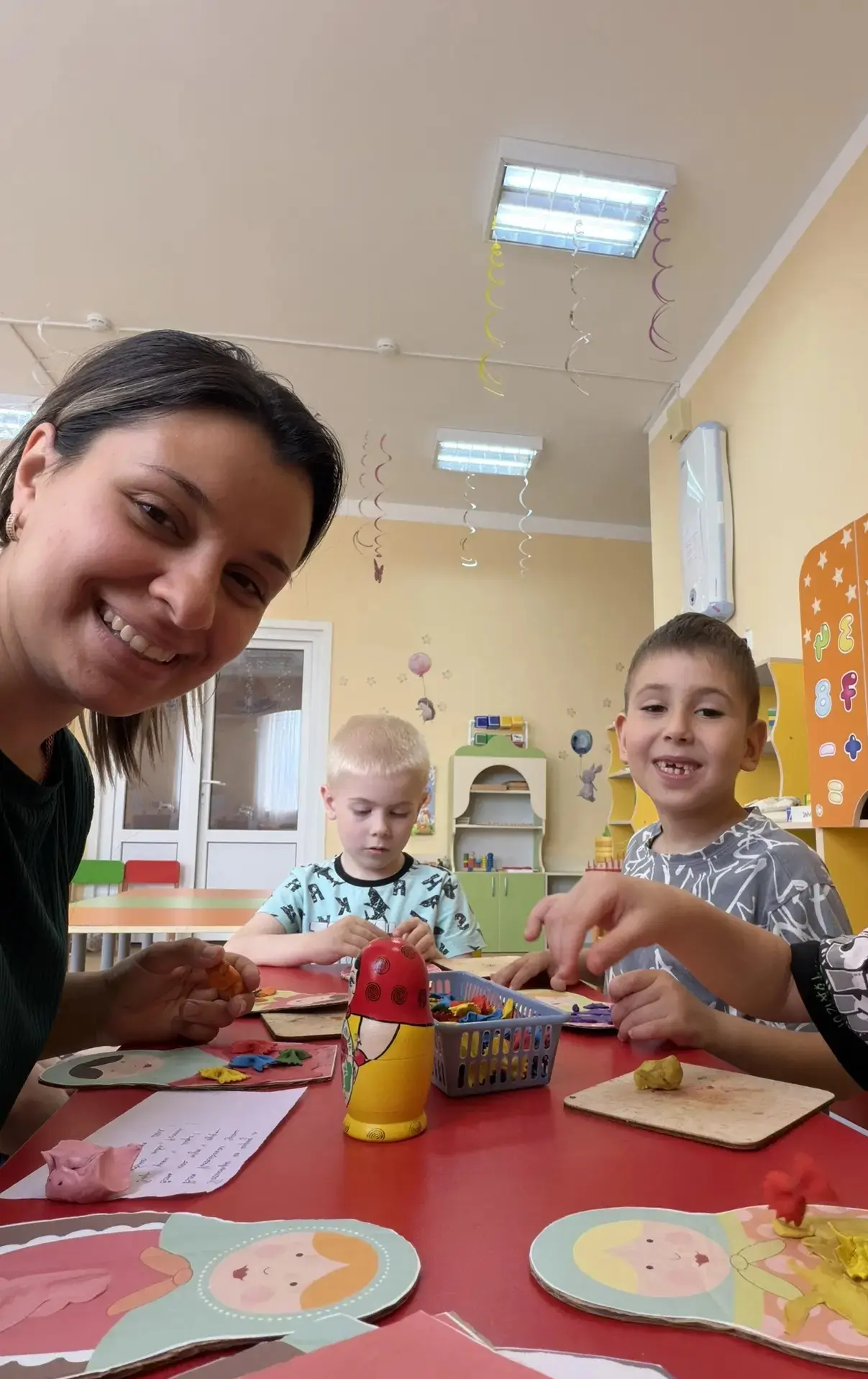 ☀️ Лето в группе «Волшебники»: творчество без границ! 🎨

Под чутким руководством нашего педагога Аб