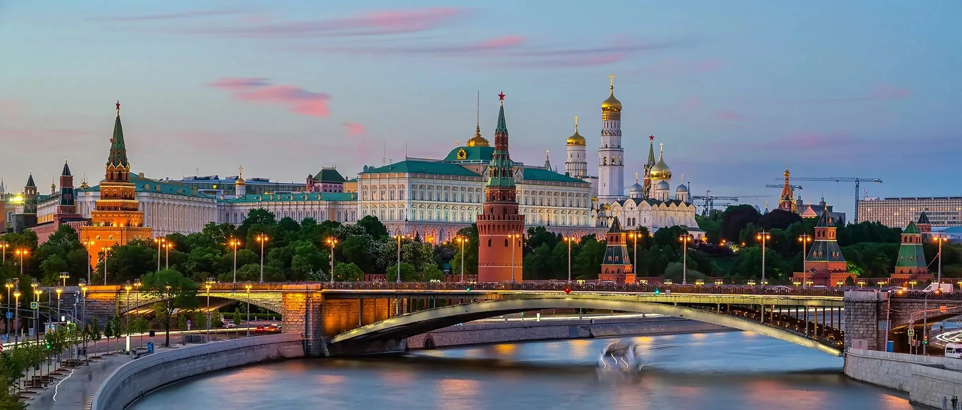 А ЧТО ДЛЯ ТЕБЯ РОДИНА?

РОДИНА... Как часто мы слышим и говорим это слово, не всегда задумываясь над