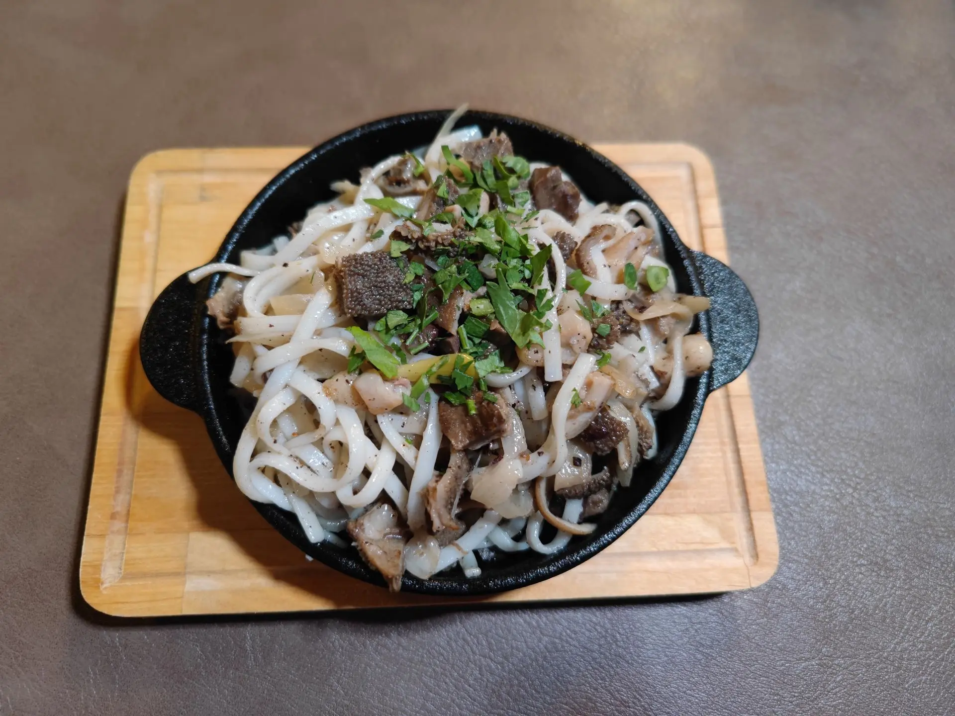 А теперь о блюдах калмыцкой кухни! 

Я очень старался попробовать как можно больше, чтобы было о чем