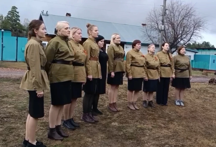 🎗💥Поём двором: хор "Ностальжи" дарит тепло ветеранам!

🎗В преддверии празднования Дня Победы учас