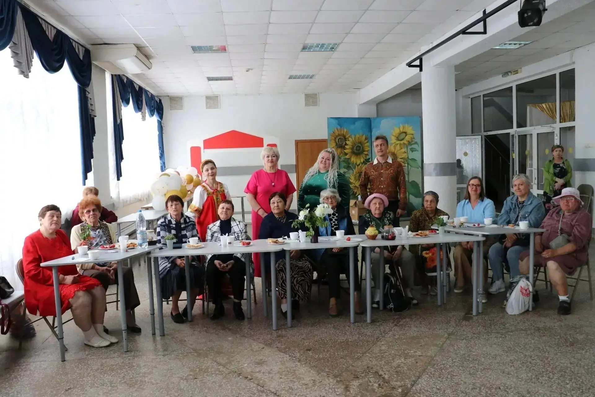 В преддверии праздника Троицы наши получатели социальных услуг с радостью приняли участие в душевных