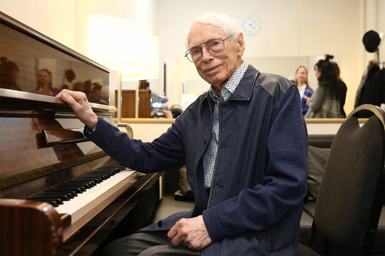 АЛЕКСАНДРУ ЗАЦЕПИНУ - 100 ЛЕТ!!!

🎹Сегодня, 10 марта, отмечает свой 100-летний юбилей композитор Ал
