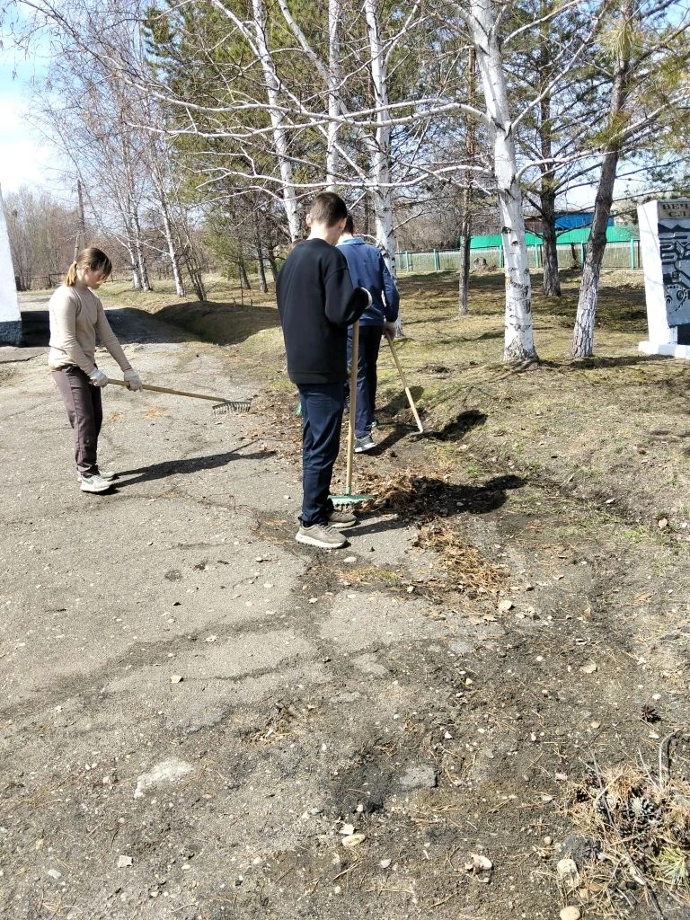 🌼🌍 1 мая — день труда и единства! 🌍🌼

Сегодня наши ученики с радостью приняли участие в субботни