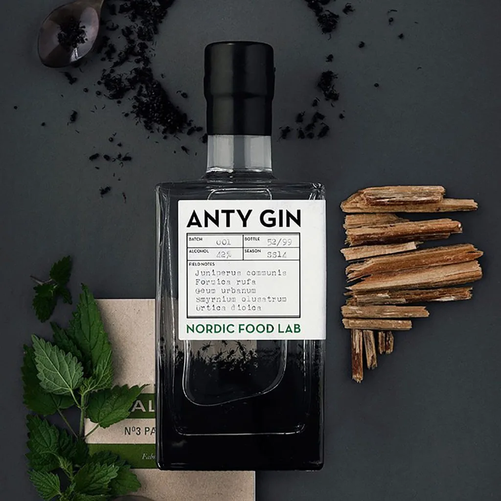 Джин с красными муравьями Anty Gin

Его создали Nordic Food Lab и Cambridge Distillery. Главная особ