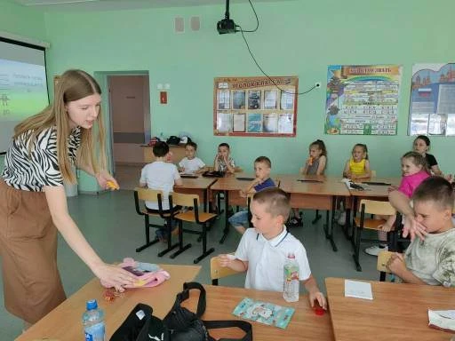 👍Ранняя профориентация
 
⚒️В рамках популяризации строительных профессий  в пришкольном  лагере «Бе