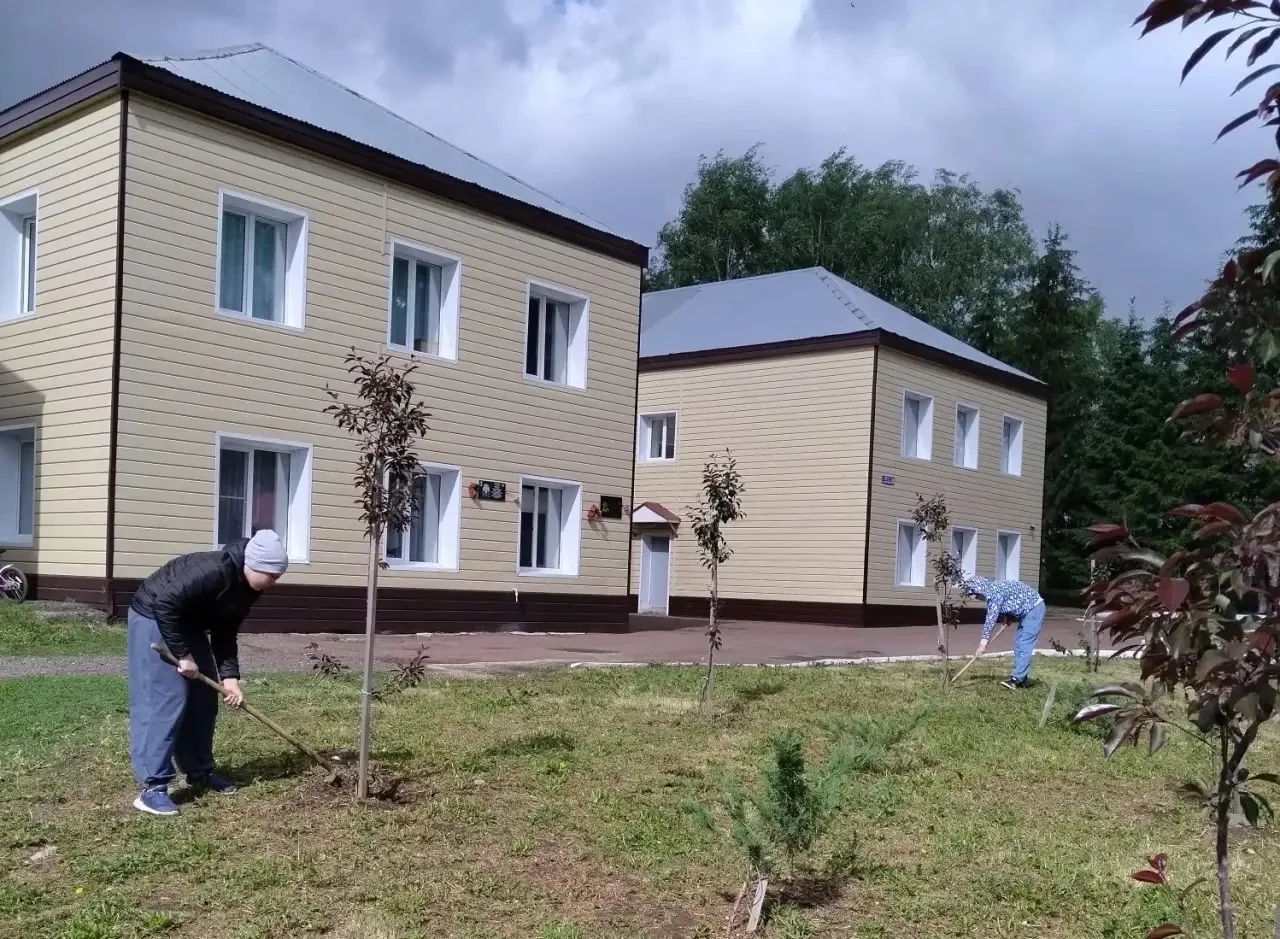 Лагерь труда и отдыха

☀С 28 мая по 9 июня в школе с. Русский Юрмаш работал лагерь труда и отдыха.
✅
