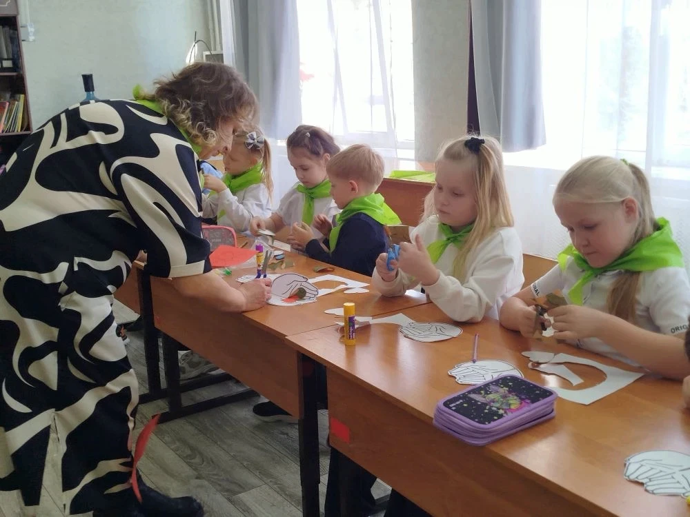 Маленькие сердца — великая Победа: под таким девизом провели акцию «Посылка солдату» наши кружковцы 