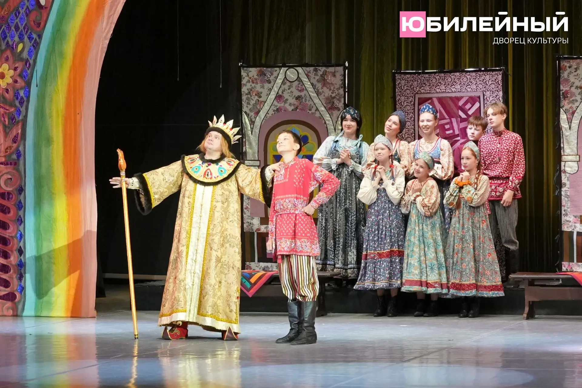 Сегодня 1 июня в День защиты детей с праздником и началом долгожданных летних каникул мы поздравили 