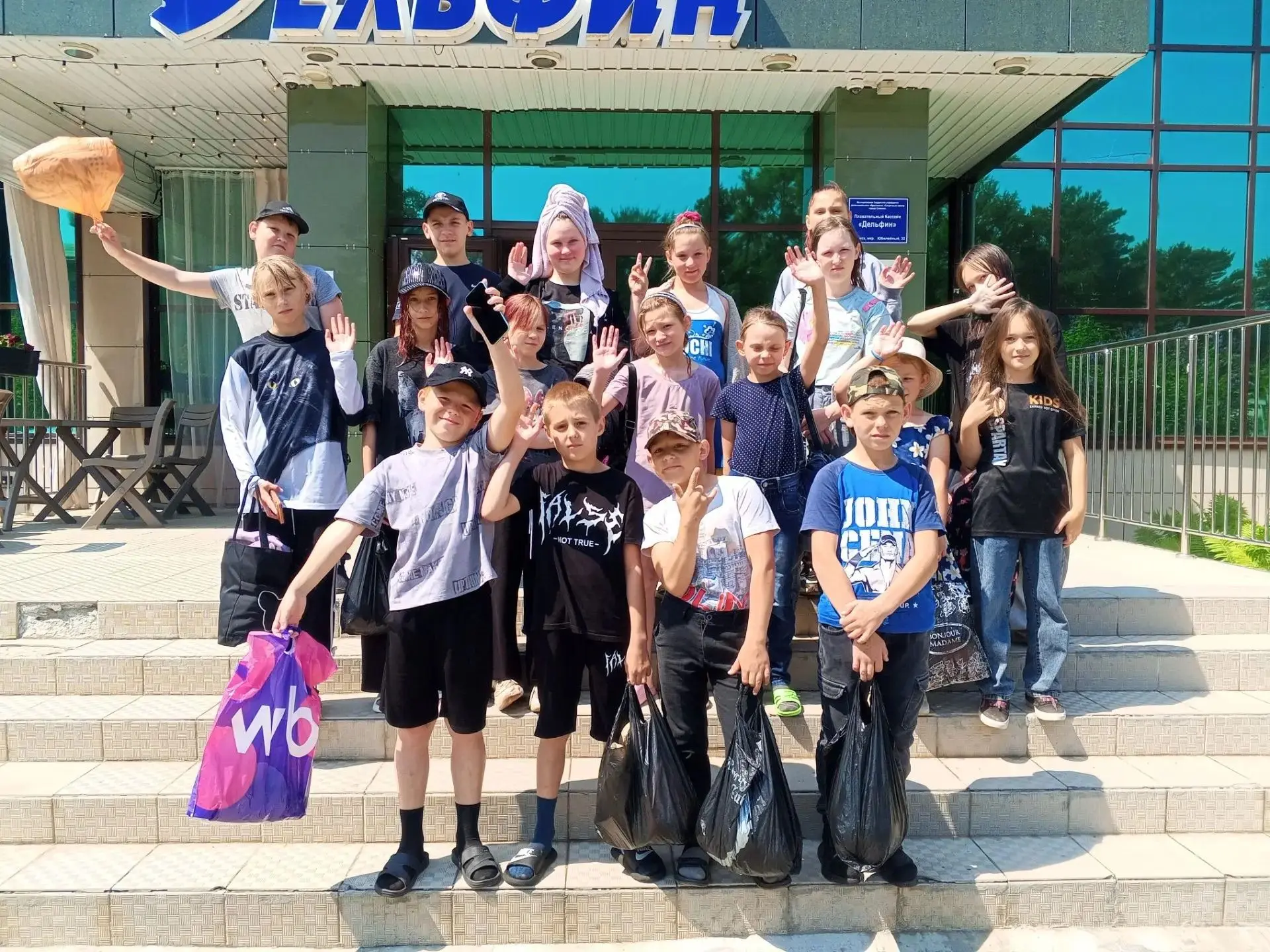 🌊 День в бассейне — море радости на ЛДП! 🌊В рамках летней дневной площадки наши ребята отправились