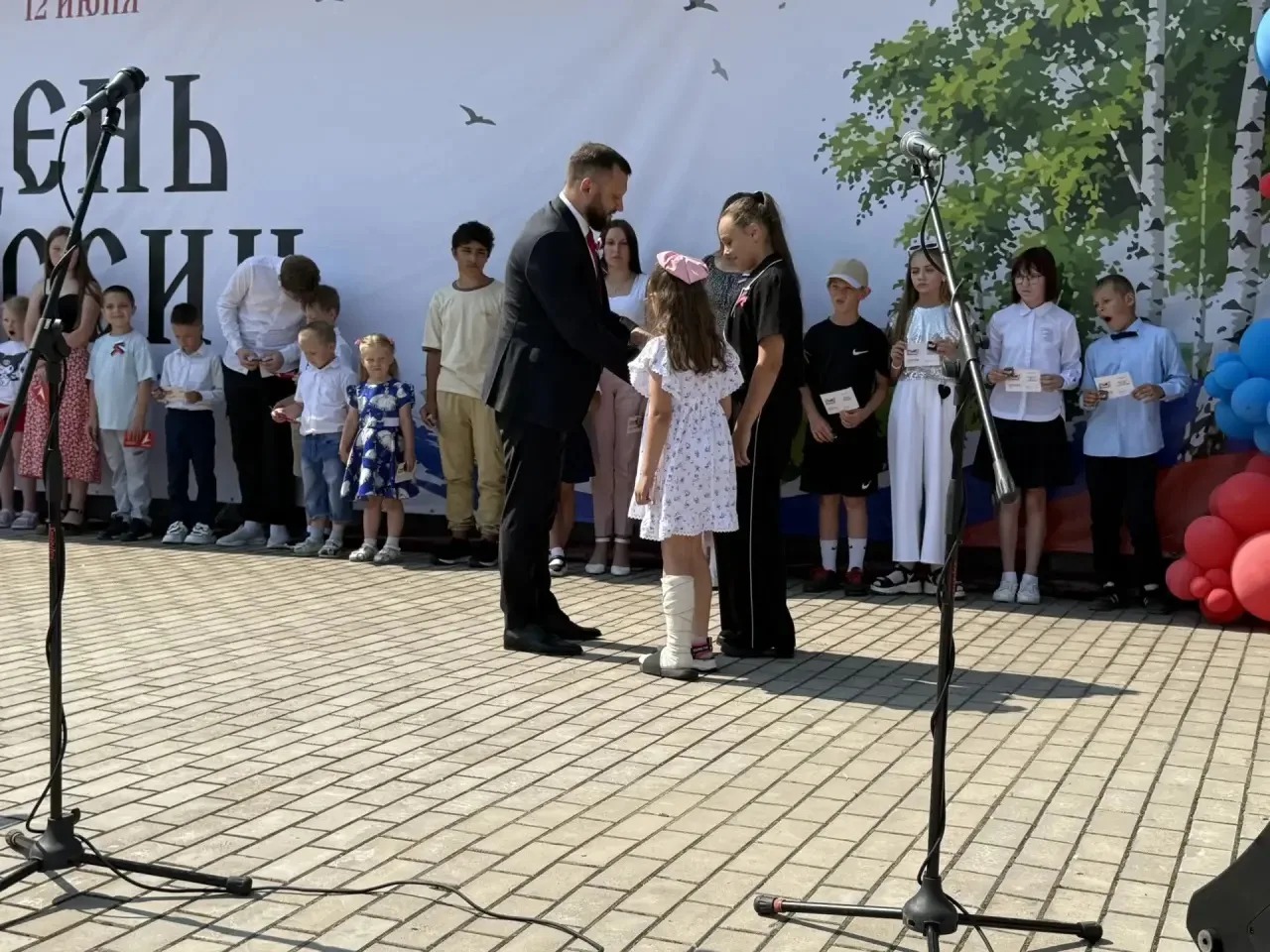 12 июня 2026 г глава Рязанского муниципального округа Хотенцев Дмитрий Сергеевич вручил нагрудный зн