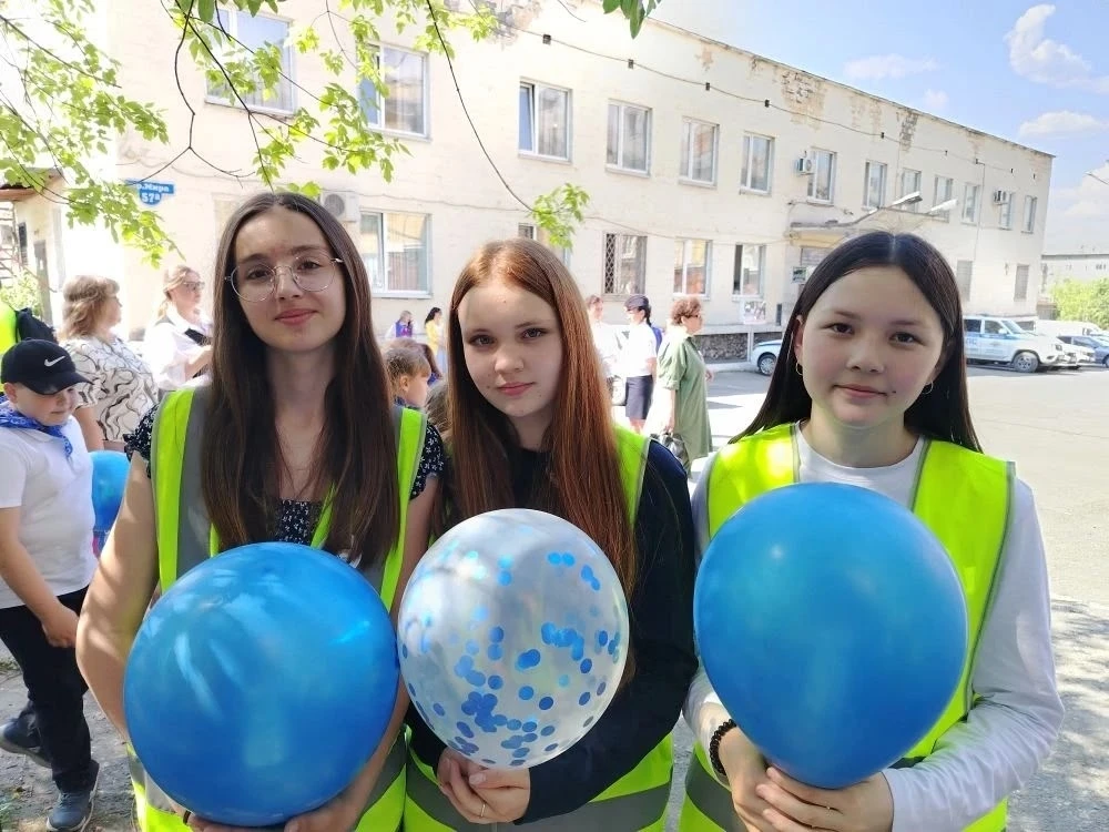 Школьный отряд ЮИД "Перекресток " ( 7А класс, руководитель Ереева С.А.) в чиле лучших в нашем городе