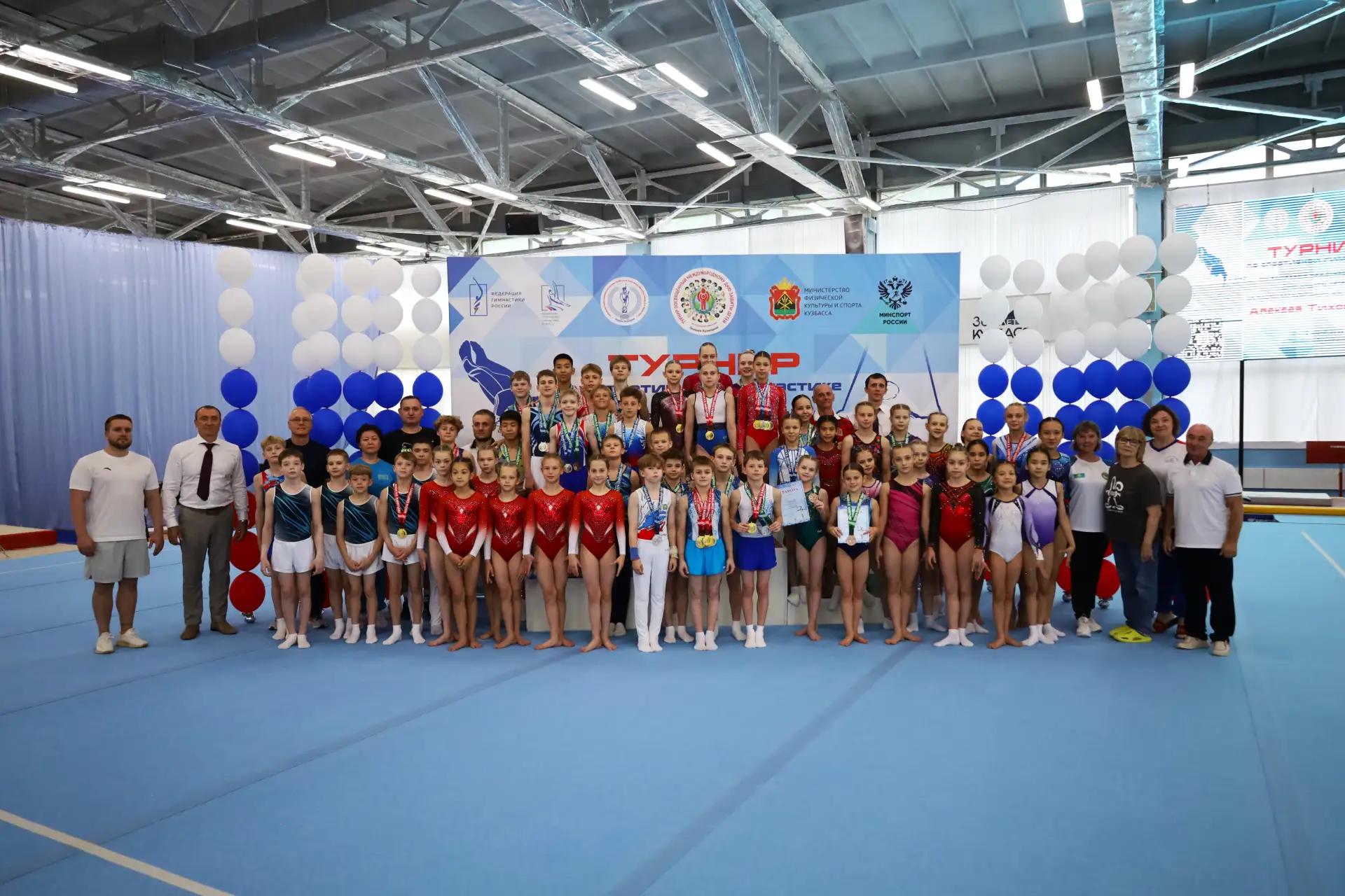 🥳 Вспоминаем яркие моменты соревнований, посвящённых Дню защиты детей! 🏃‍♂️

Мы рады поделиться с 