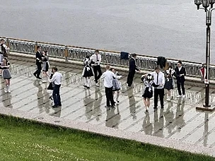 В традиционном общегородском мероприятии «Вальс выпускников» приняли участие наши одиннадцатиклассни