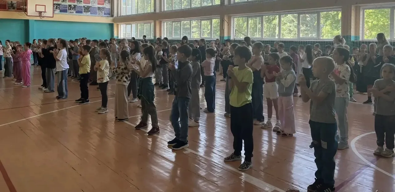 ☀️Утро в нашем лагере задало тон всему дню: начали с бодрой зарядки, взбодрились и зарядились энерги