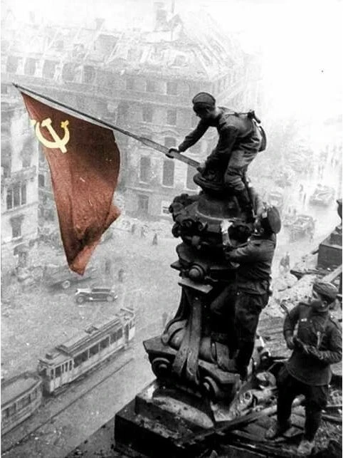 🇷🇺 81 год. За ним – Вечность.

81 год назад, 9 мая 1945 года, советский солдат поставил жирную точ
