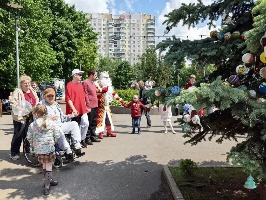 Участие в инклюзивном празднике «Дед Мороз и лето»

31 мая 2026 года педагоги Центра (Буланова А.В.,