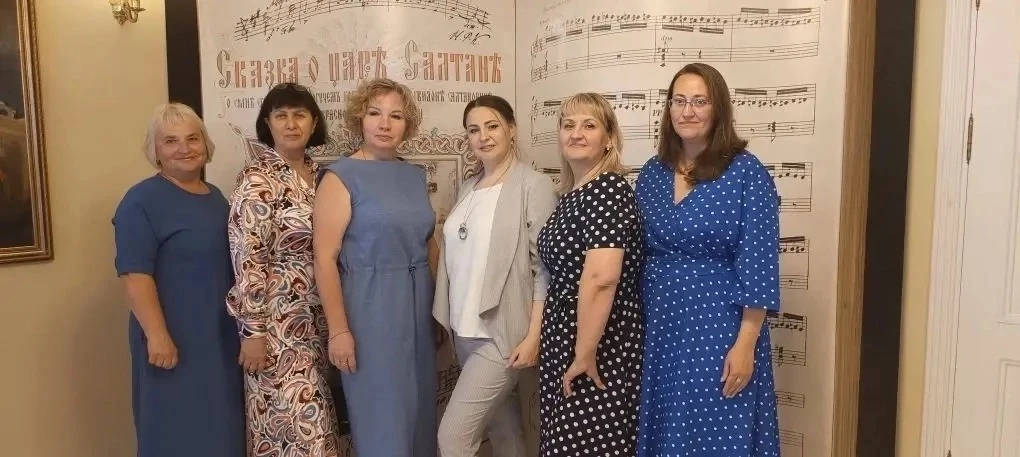 День социального работника продолжается!
8 июня делегация Ивангородского центра приняла участие в об