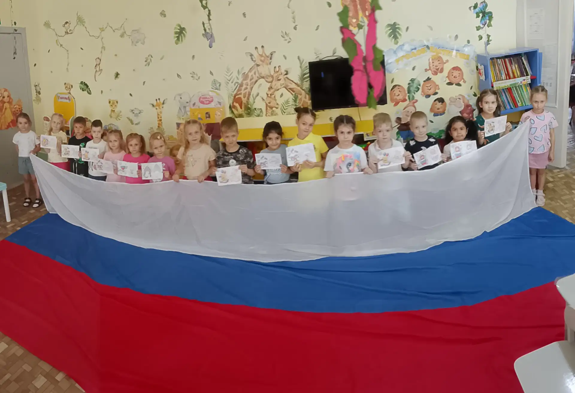 Накануне Дня России в нашем детском саду прошло множество интересных мероприятий, посвященных этому 