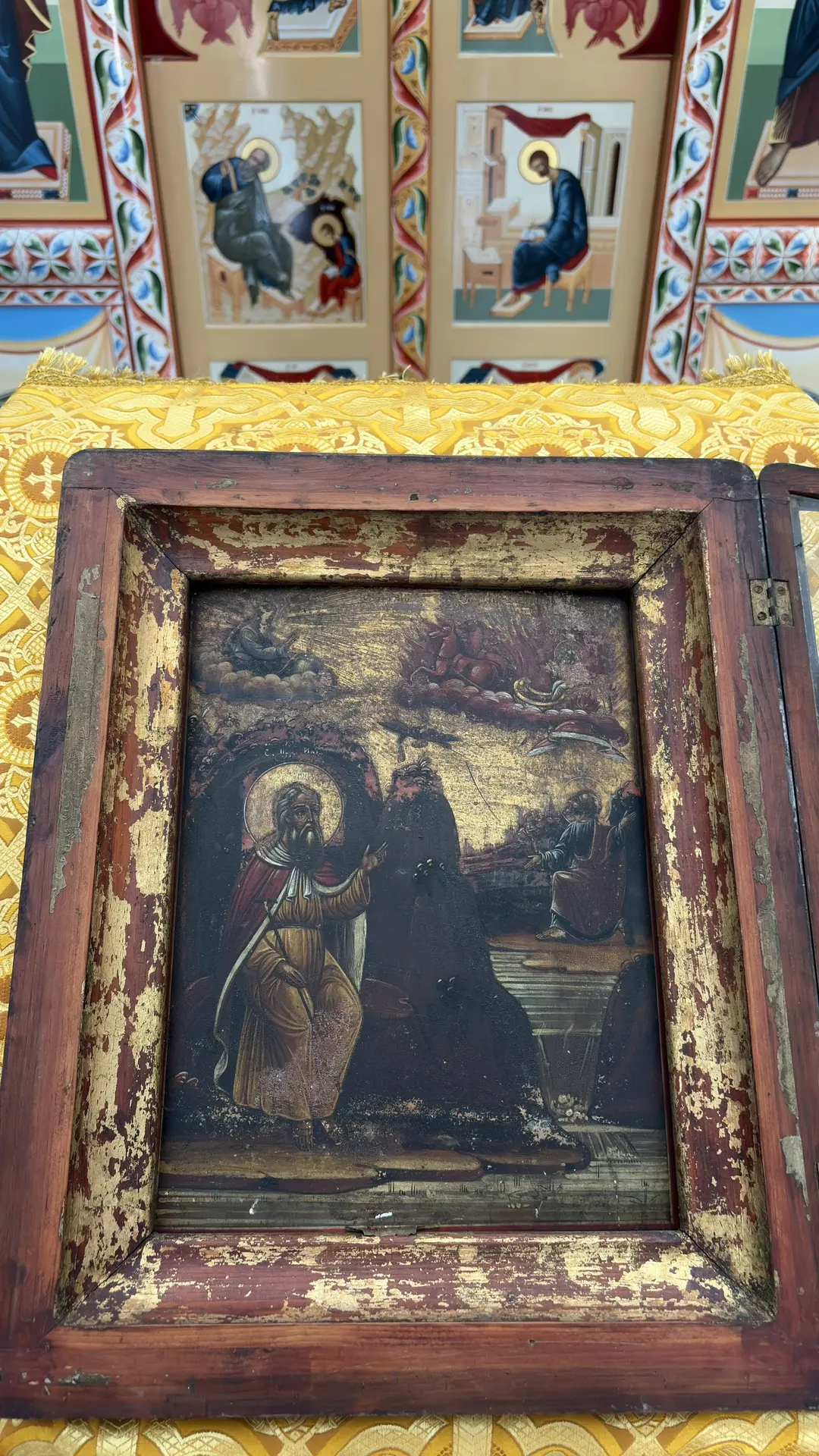 🙏Святый пророче Божий Илие, моли Бога о нас!

☦Помогите отреставрировать старинную икону пророка Ил