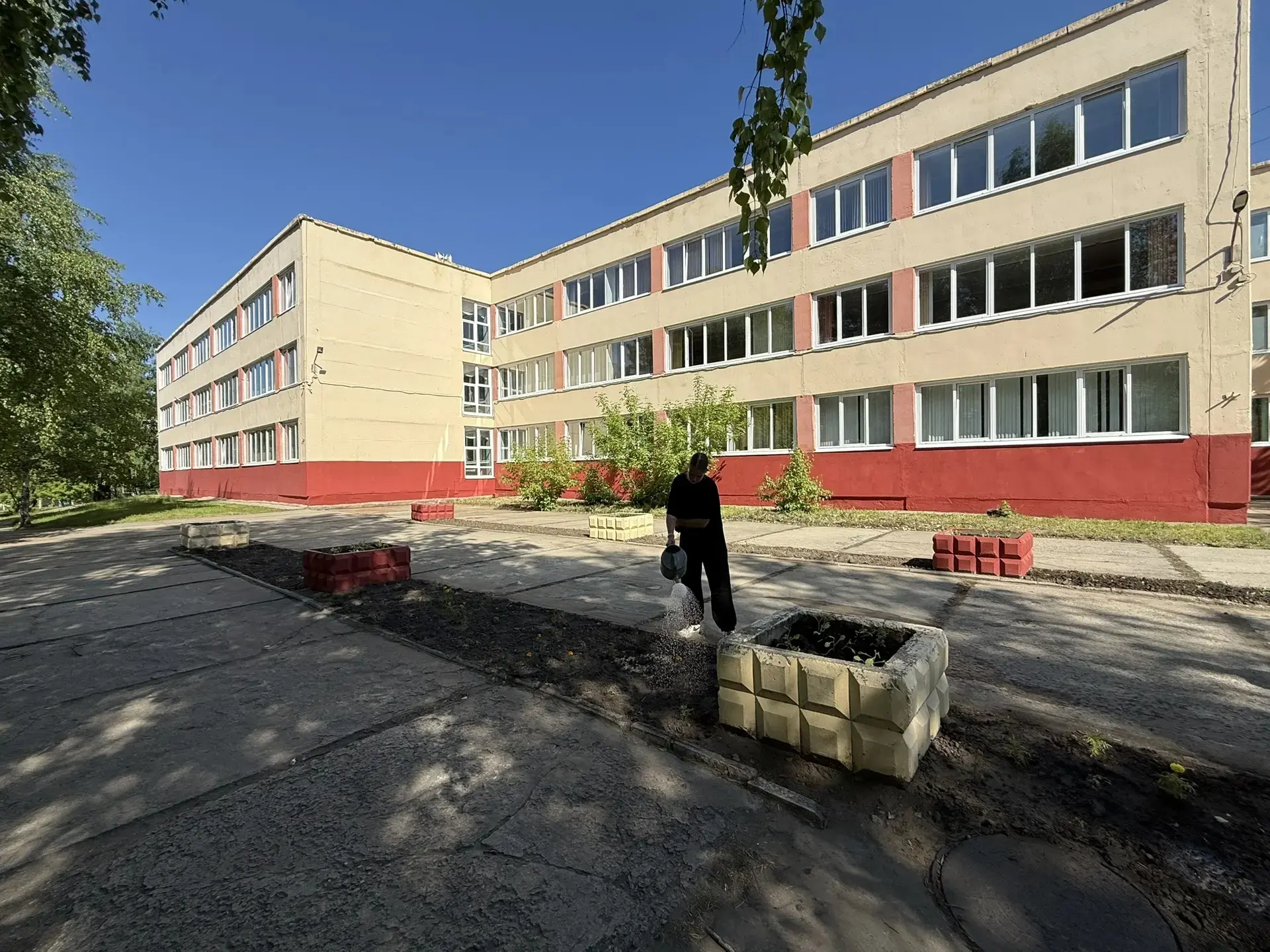 В рамках реализации проекта "Добрые дела" наши ребята стали настоящими волшебниками: они превратили 