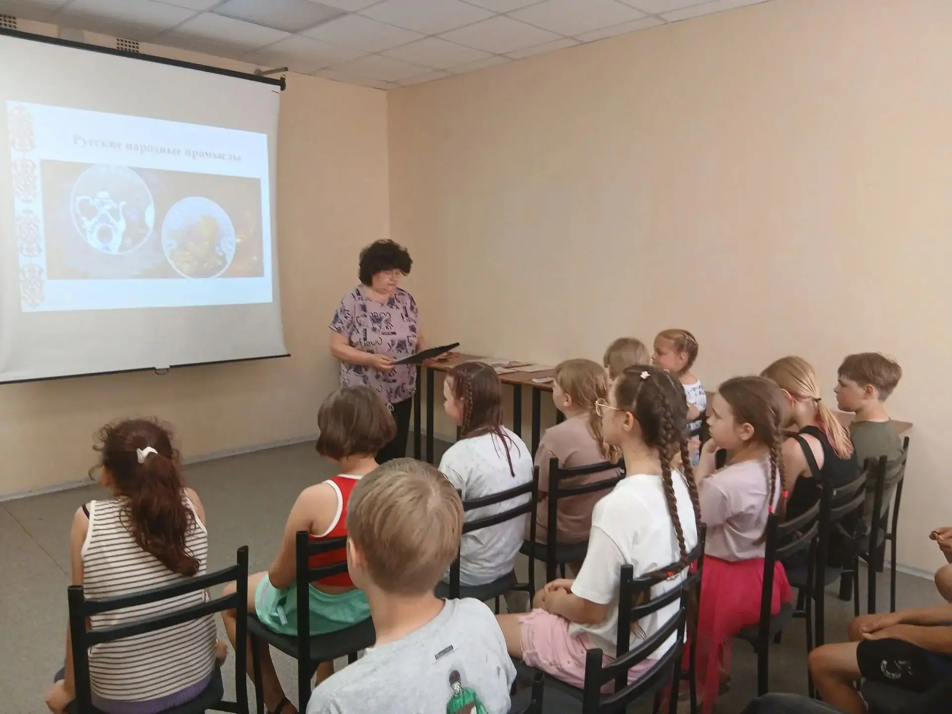 🌸14 июня-день рождения русского писателя Александра Мелентьевича Волкова.Сегодня в нашем лагере про