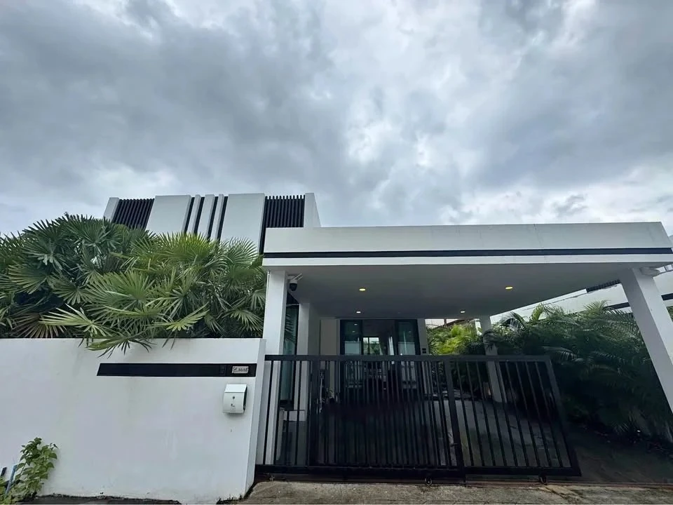 Современная семейная вилла с 2 спальнями и 2 ванными в Чалонге
🏠 Аренда недвижимости / Вилла

💰 Це