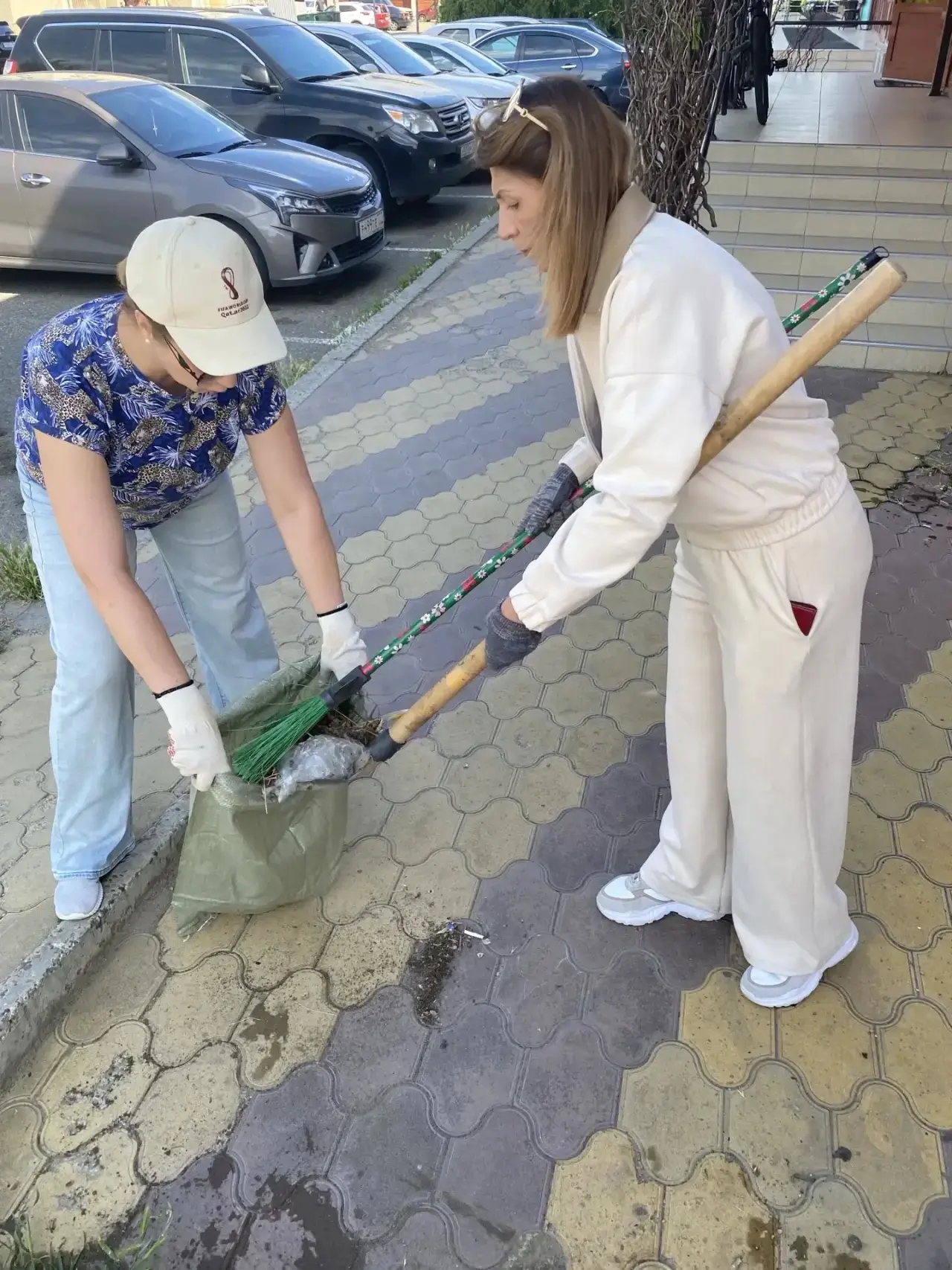 Сотрудники аппарата Думы города Невинномысска вышли на экопятницу.

Вооружившись необходимым инвента