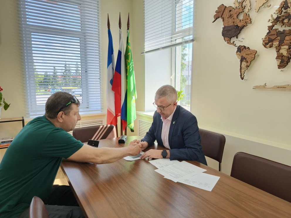 ✅Провёл личный приём граждан.

Маловишерцы обратились по различным вопросам, в том числе с проблемой
