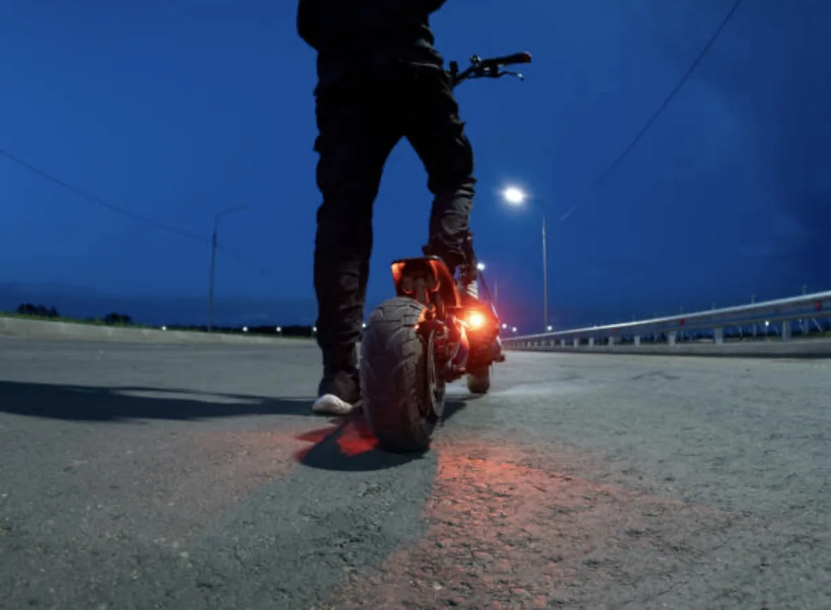 🛴 В Сочи могут полностью запретить электросамокаты

На комиссии по безопасности дорожного движения 