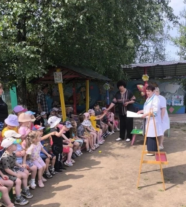 В Суходольском детском саду №8 "Солнышко" прошла познавательная встреча с врачом-педиатром Павловско