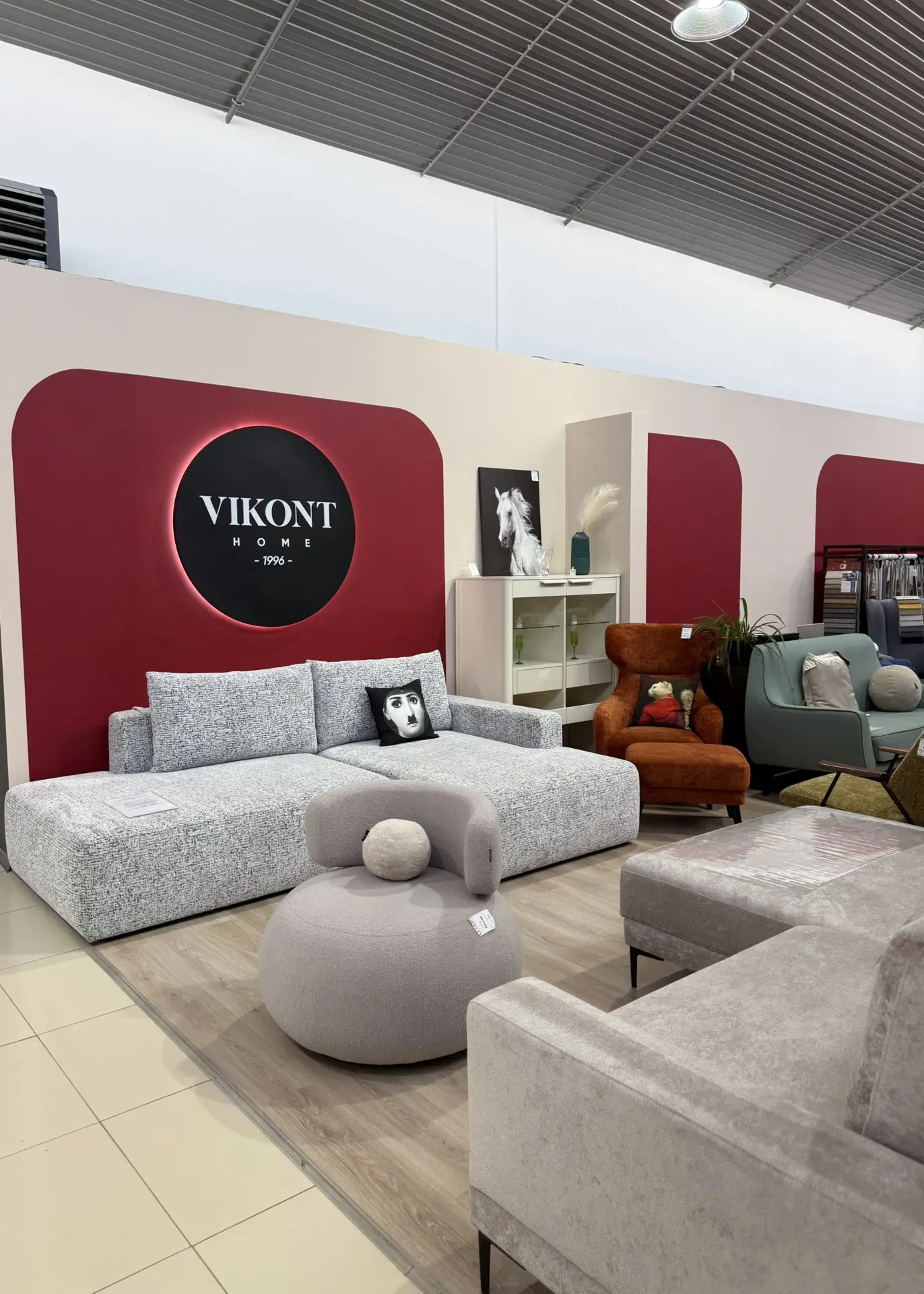 Мягкая мебель VIKONT HOME – бренд родом из Сибири✨

Мебельная фабрика VIKONT стремится удивлять свое