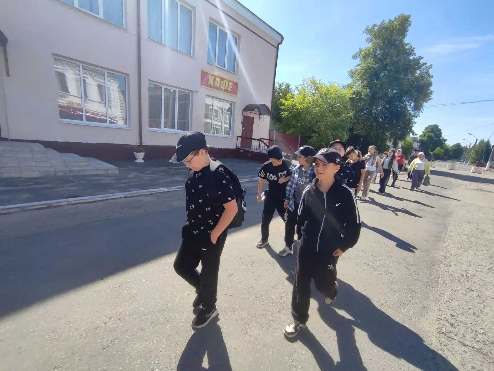 Летние каникулы гимназистов — насыщенные, яркие и по-настоящему живые!
Очередной день подарил ребята