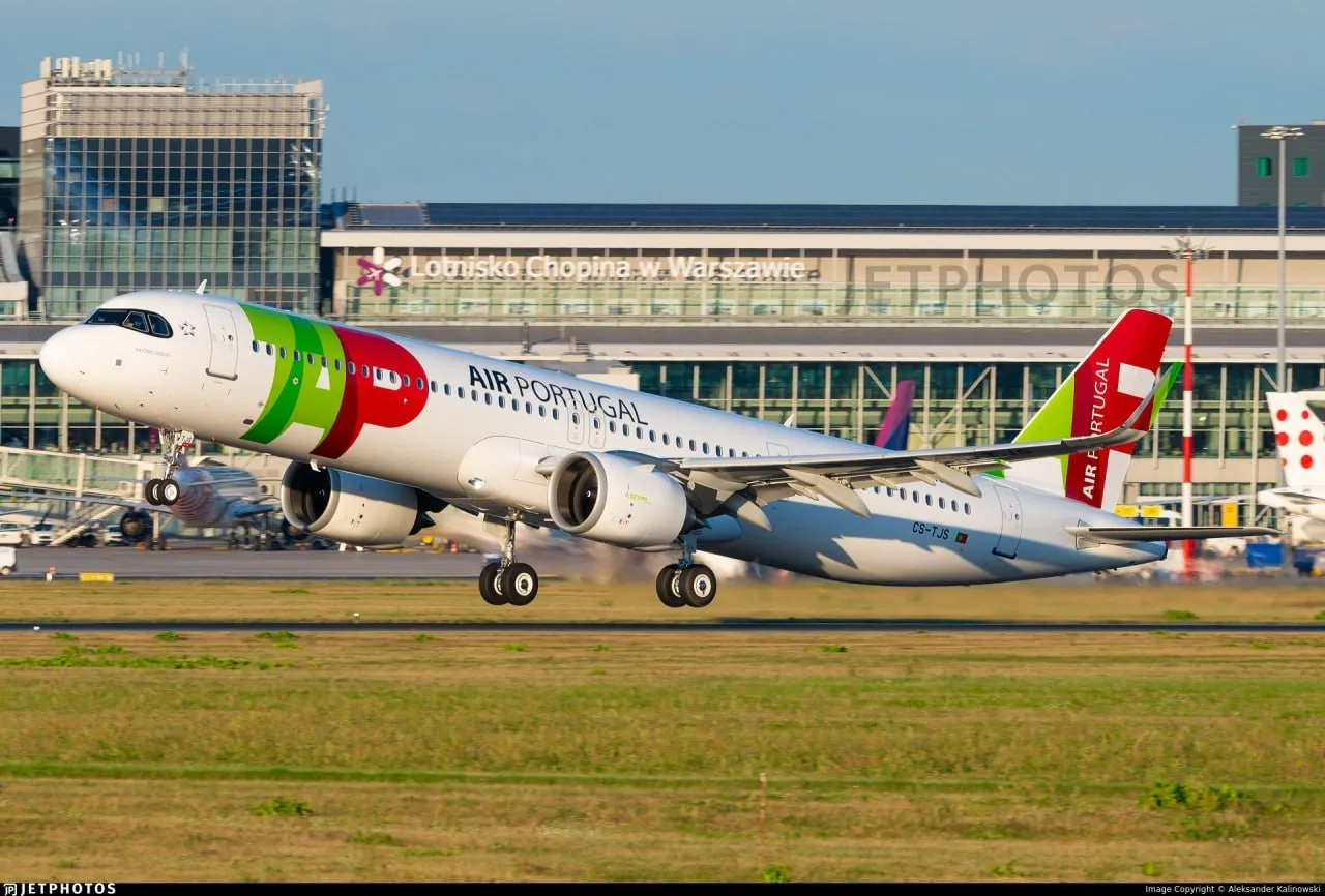 🎧 Самолёт TAP Air Portugal совершил вынужденную посадку из-за наушников, забытых на шасси 
 
Утром 