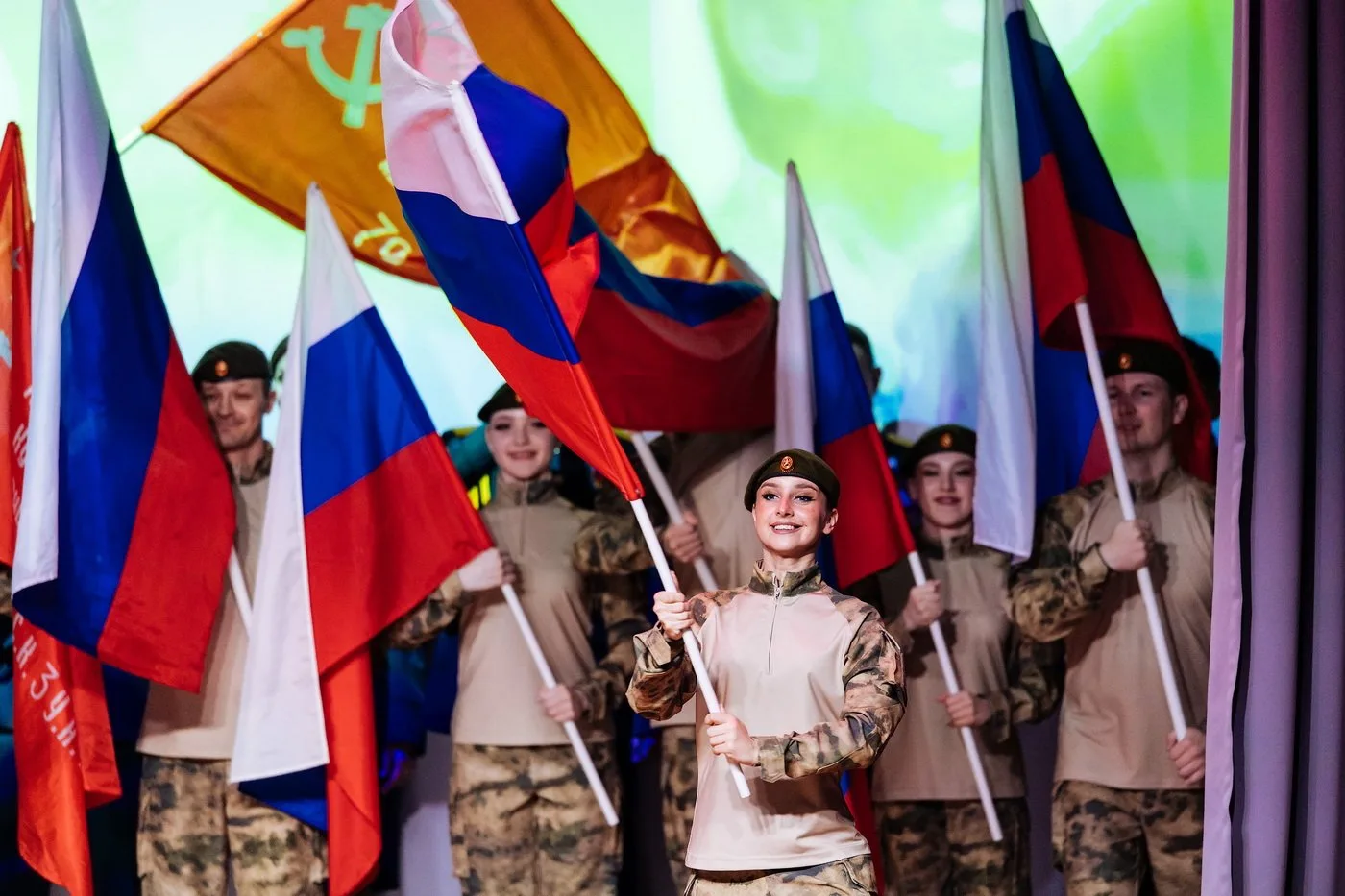 🇷🇺 Чувства гордости, любви и веры чаще всего возникают у россиян при мысли о своей стране. Об этом