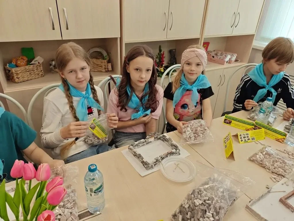 🏗 Творческий час в школьном лагере: конструирование будущего!
Наши юные изобретатели погрузились в 