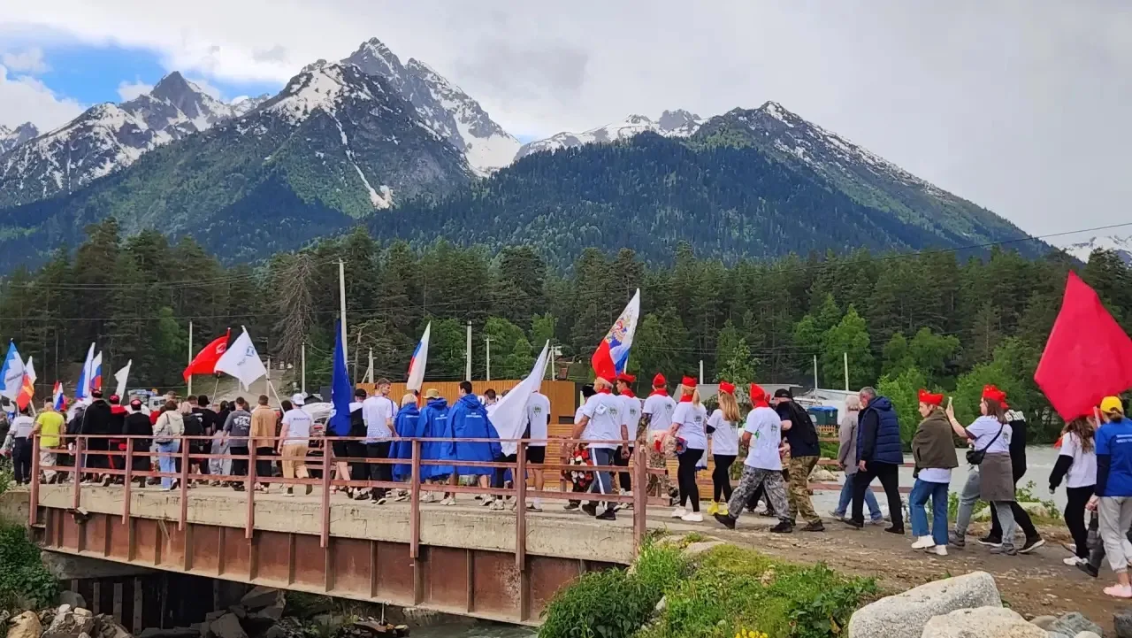 🇷🇺 ВАХТА ПАМЯТИ 2026 
команда «Пятнашки» МБОУ СОШ №15 города Невинномысска💪

🏞️ Мы с радостью го