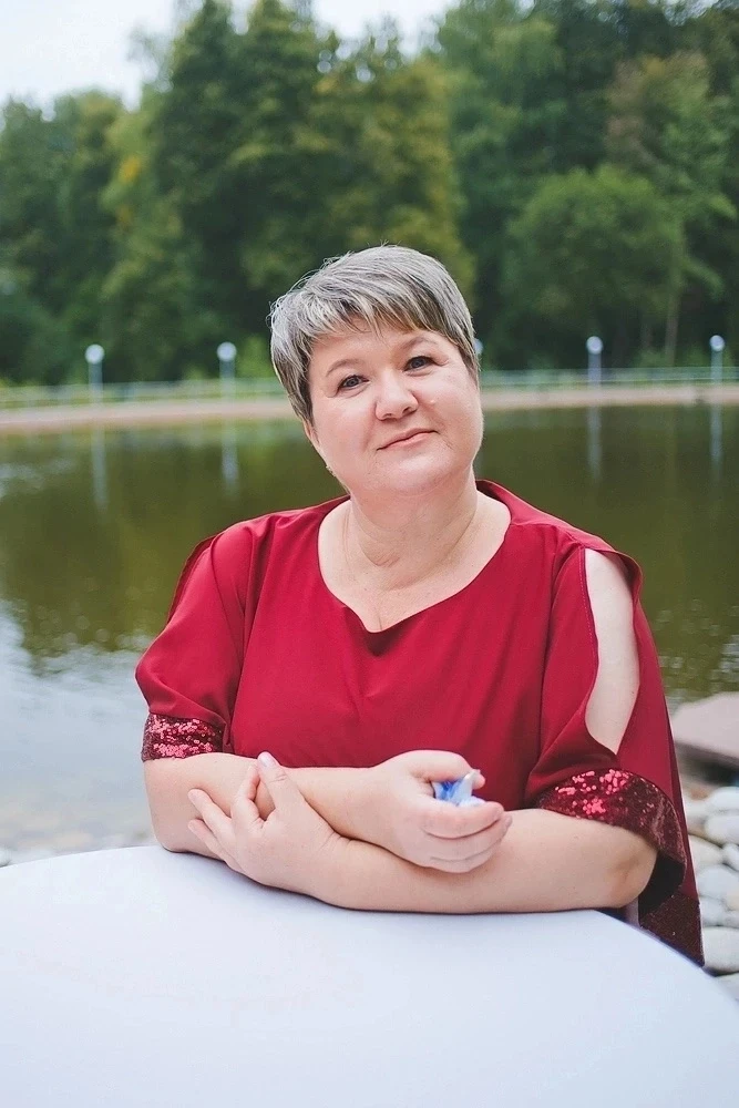 🌹Сегодня, 18 июня, мы поздравляем с днём рождения прекрасного педагога нашей школы, учителя начальн
