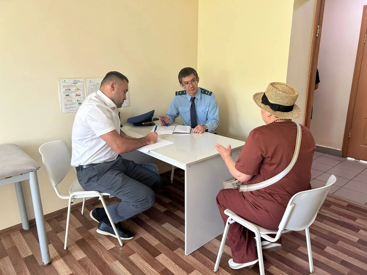 Мелеузовский межрайонный прокурор провел прием граждан в сельских поселениях

Мелеузовский межрайонн