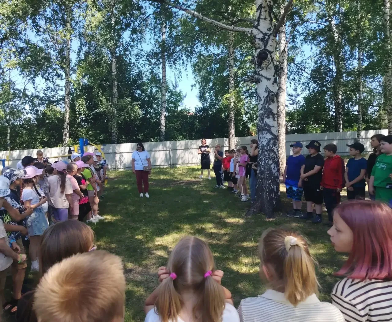☀️ Сегодня был невероятно весёлый день! Лагерь «Апельсин» отправился в гости к ребятам из лагеря «Со