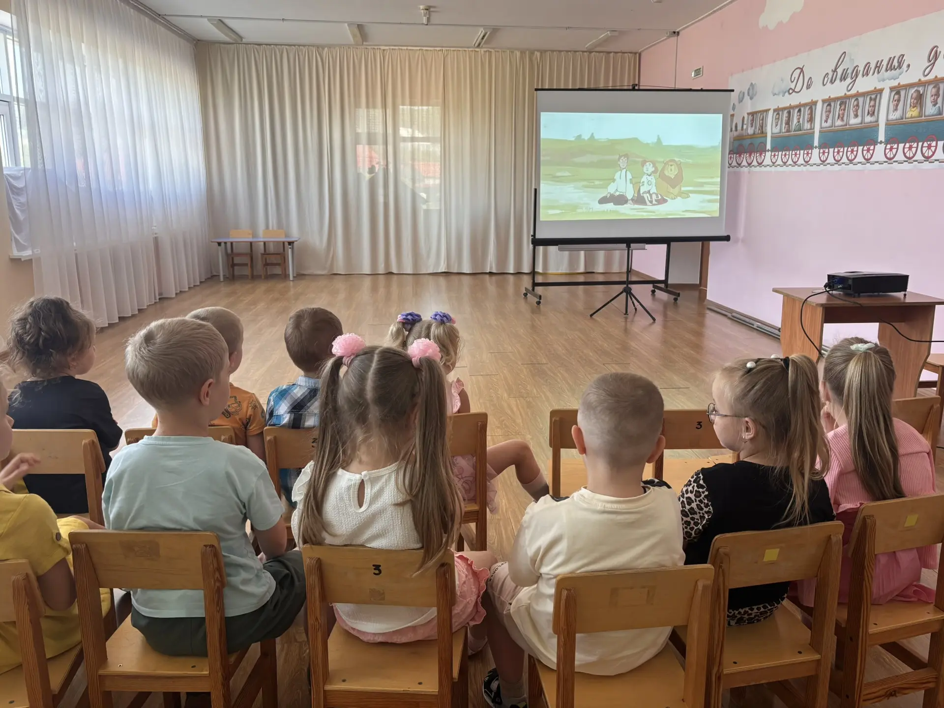 В гостях у истории: ребята посмотрели мультфильм «Мой дом – Белогорье»
В нашем детском саду состоялс