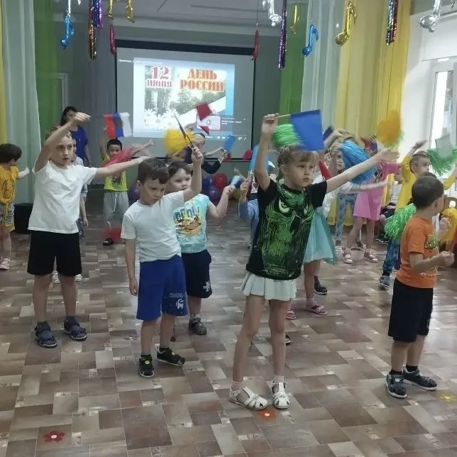 🎉 Поздравляем с Днём России! 🇷🇺

Этот великий праздник — повод ещё раз вспомнить, как прекрасна и