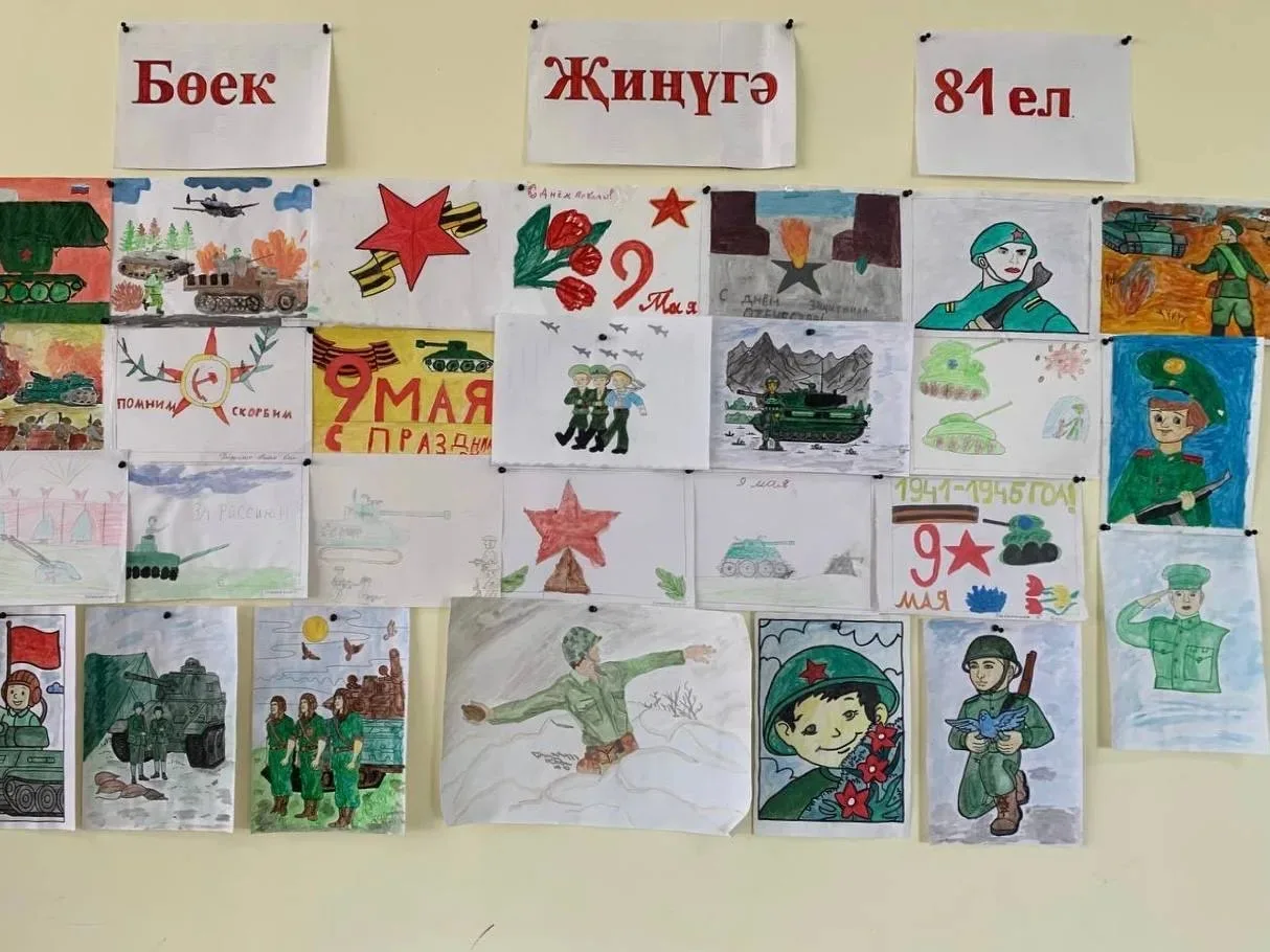В эти майские дни в школе проходит историко-патриотическая выставка «Память сильнее времени», посвящ