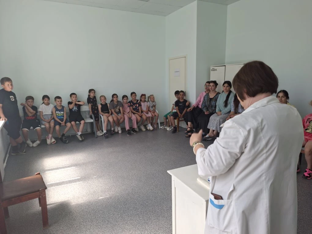 💥Ещё один  день нашего пришкольного лагеря выдался невероятно насыщенным и ярким! 

🏃‍♂️🏃‍♀️Утро 