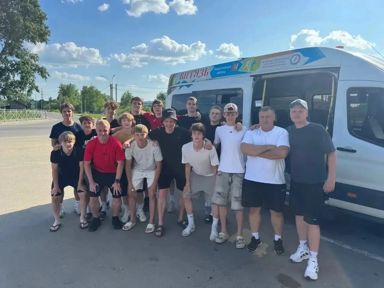 «ЦСКА-Витязь» одержали победу над футболистами «Севера» 1:3⚽

Матч состоялся накануне в Харовске в р