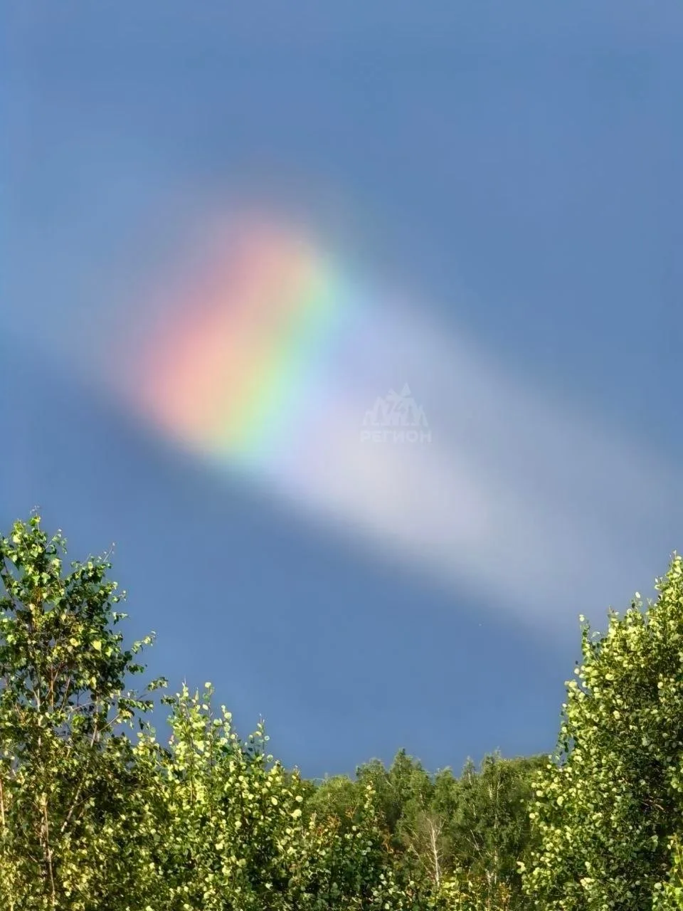 🌈Не радуга и не гало. Над Южным Уралом запечатлели очень редкое атмосферное явление

Позавчера окол