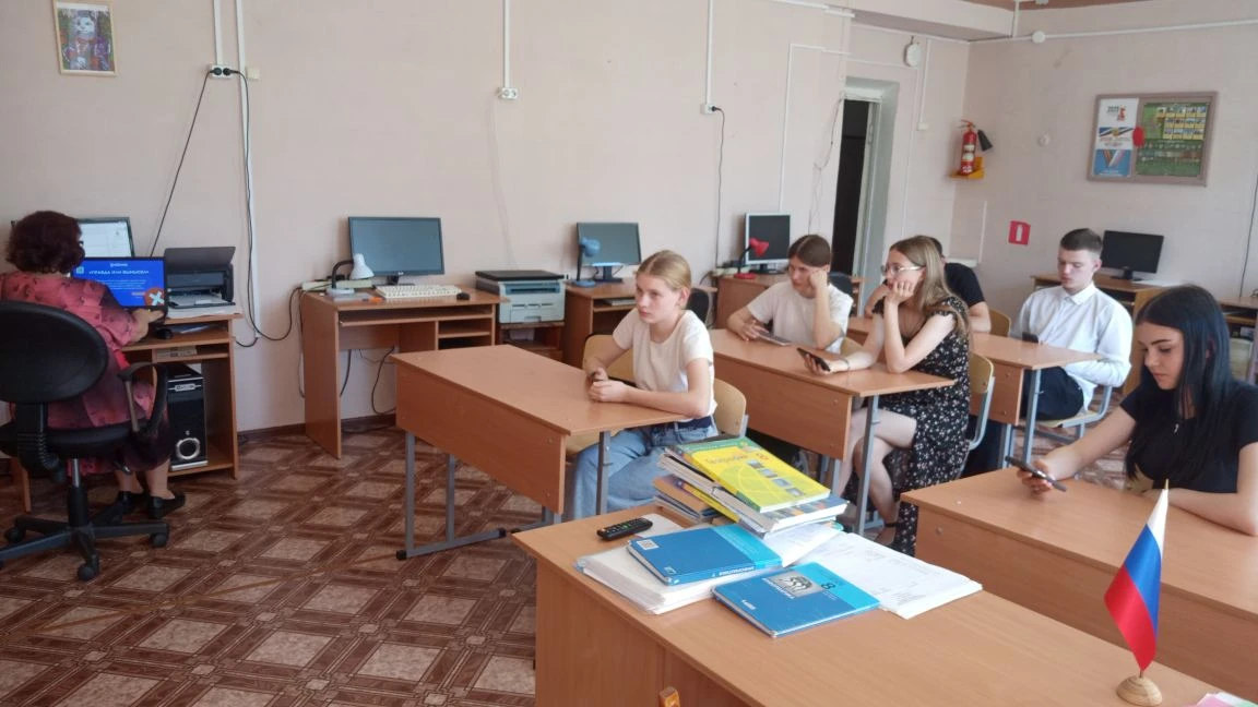 В МБОУ "Грязенятская основная школа " прошло вводное занятие литературного клуба "Чтецкие программы"