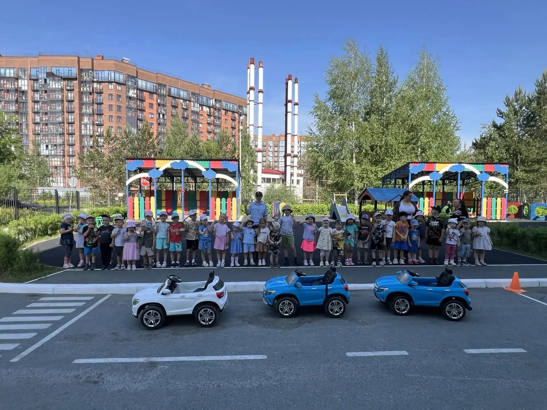 Правила на дороге 🚦

В современных реалиях, когда дорожное движение становится все более интенсивны